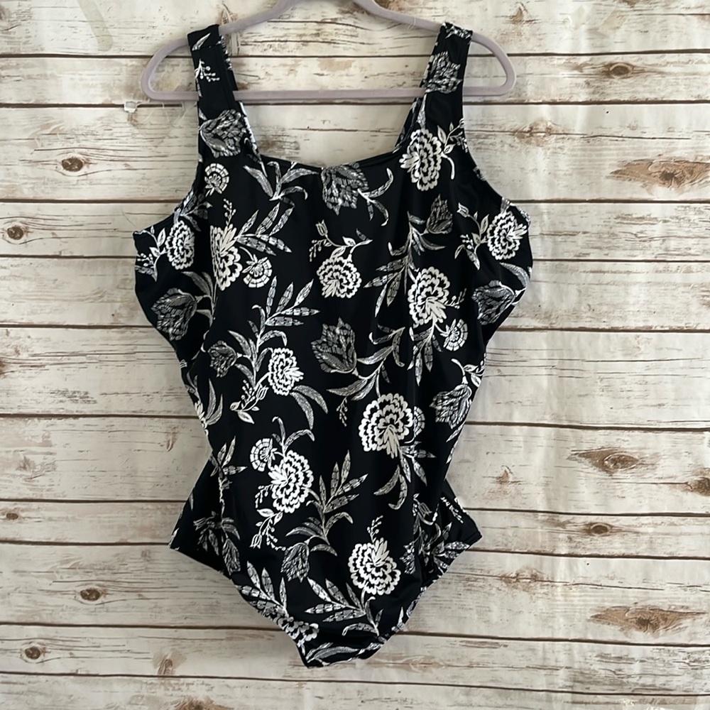 Lands End One Piece Bathing Suit 24W Black & White Floral